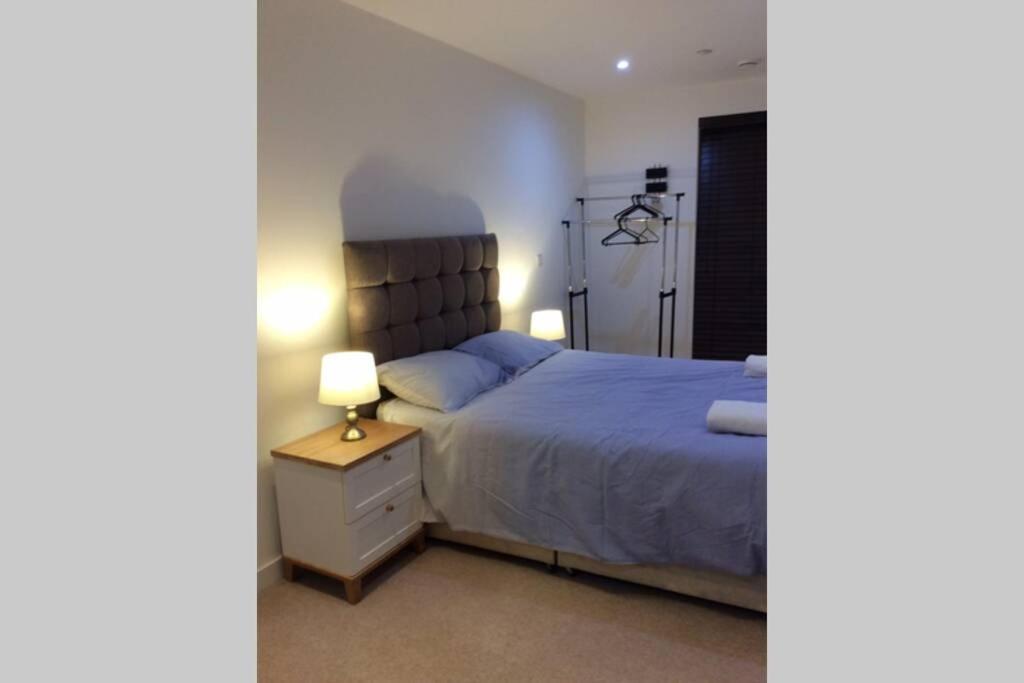 Max'Em Lexington Luxury Apartment Слау Екстер'єр фото