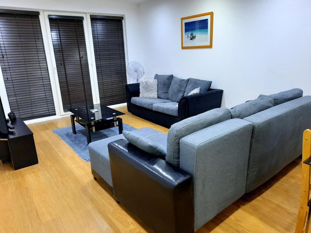 Max'Em Lexington Luxury Apartment Слау Екстер'єр фото